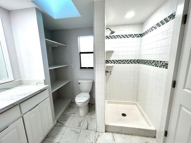 Photo - 487 Overstreet Ave