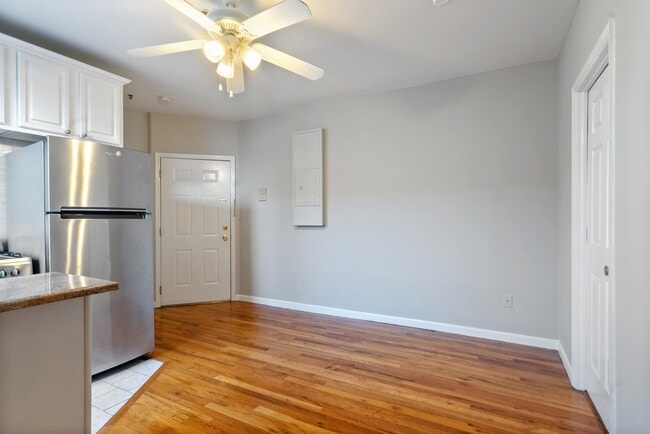 Photo - 734 Adams St Unidad 4d