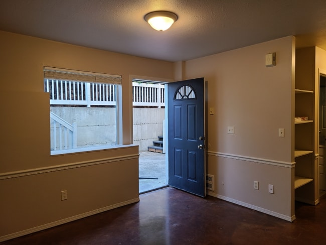 Photo - 2223 Lincoln St