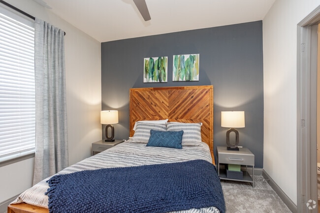 2BR, 2BA - 1130SF - Bedroom