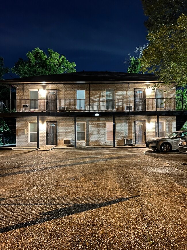 Photo - 636 N 39th St Unit 2