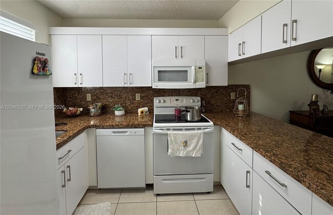 Photo - 2365 W 74th St
