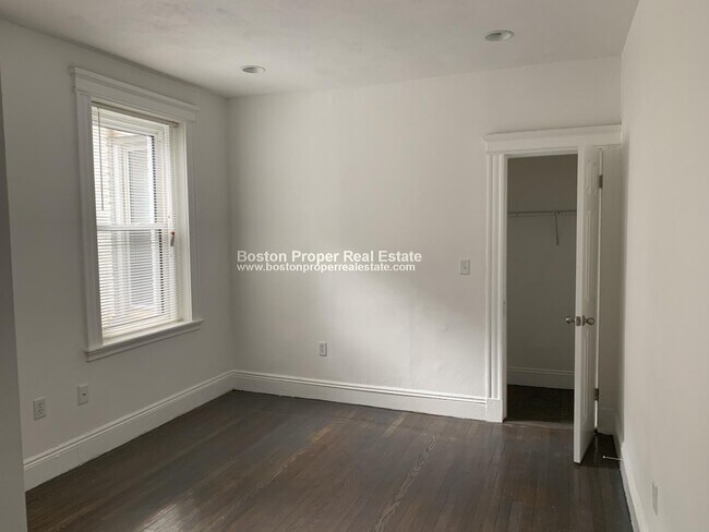 Photo - 100 Queensberry St