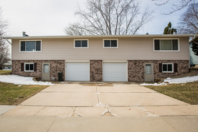 Photo - 1907 Harrow Rd Townhome