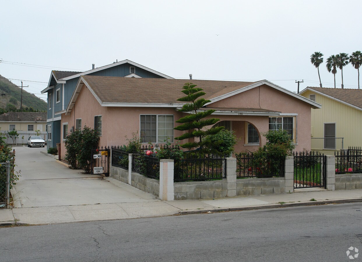 Photo - 196-198 200 Kellogg St