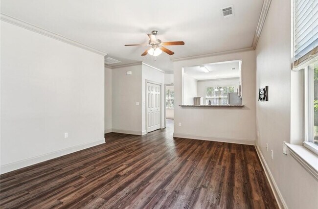 Photo - 3005 Dundee Loop S