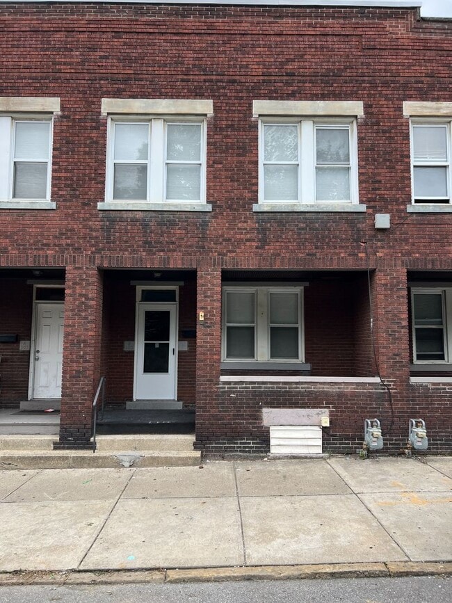 Building Photo - 303 Broadway Ave
