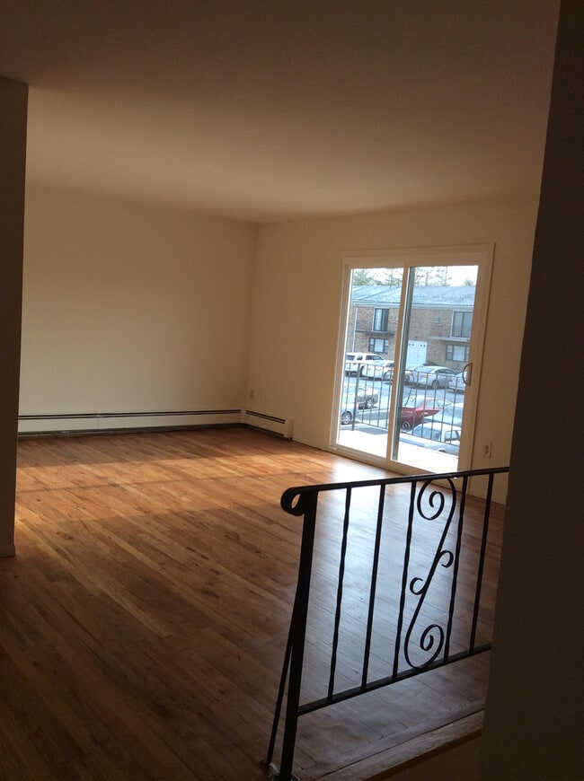 Photo - Lodi Court Apartments