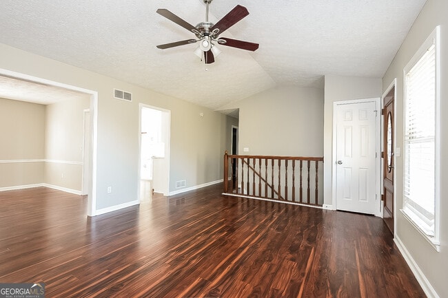 Photo - 16 Fairfield Way SW