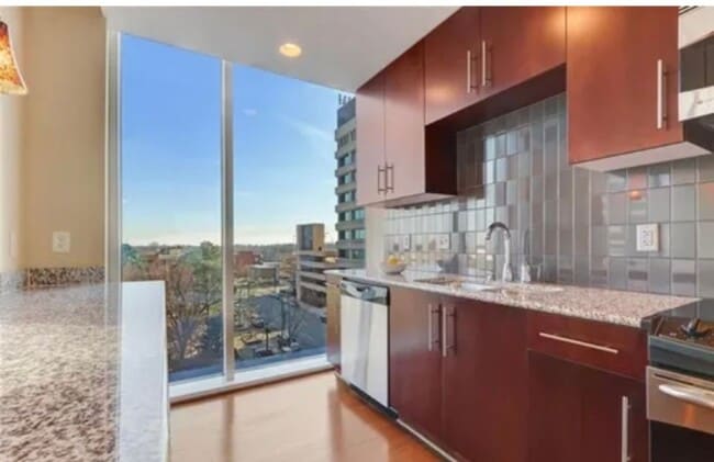 Photo - 201 N Elm St