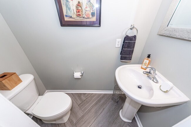 Photo - 7988 Shadow Oak Dr