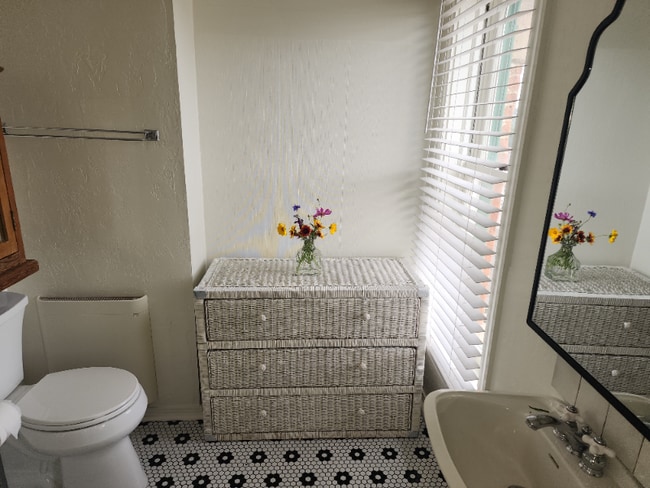 Photo - 100 Bauer Ave