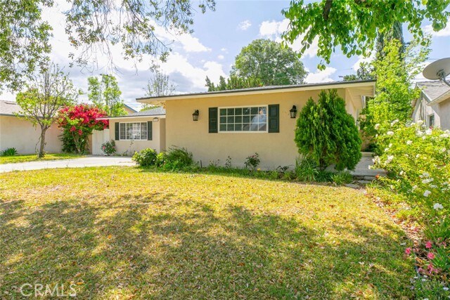 Photo - 22504 Hartland St Casa