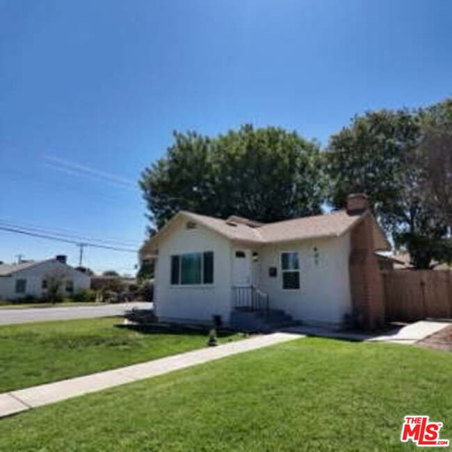 Photo - 401 Cypress St