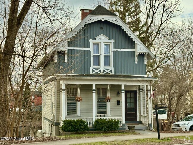 Building Photo - 98 Van Dam St Rental