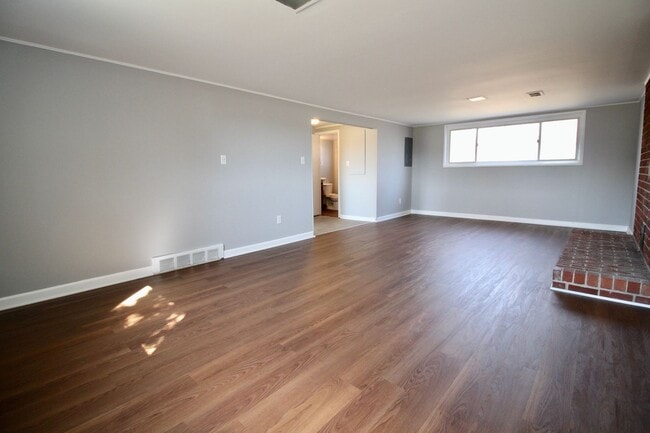 Photo - 2363 Wilshire St