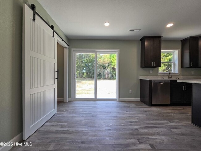 Photo - 106 Perth Dr