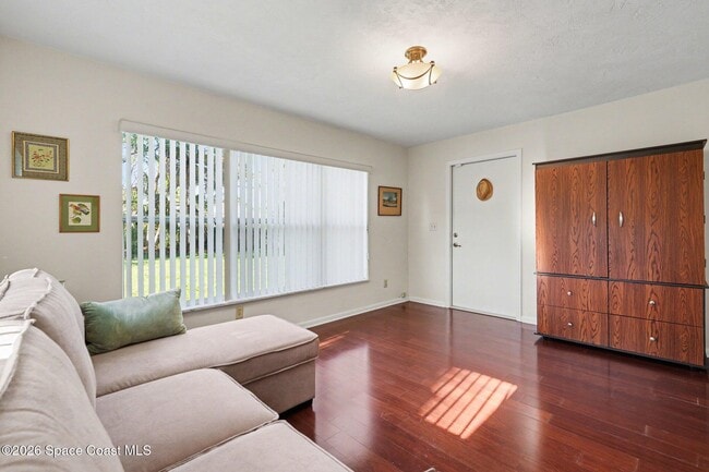 Photo - 108 Delvalle St