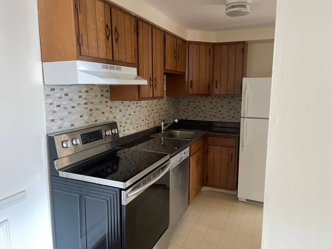 Photo - Lancer Court Apartments