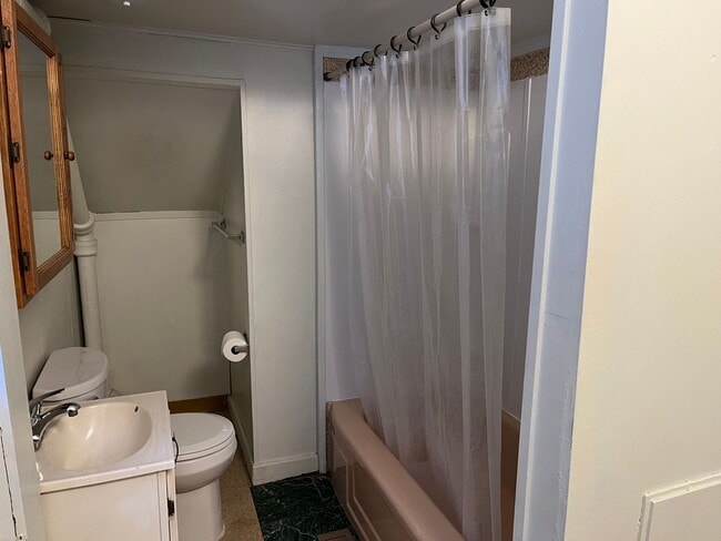 Photo - 1642 Main St Unit A