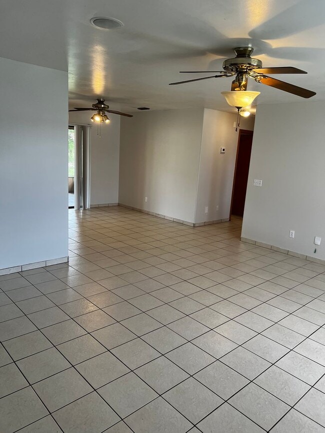 Photo - 3 BEDROOM, 2 BATH HOME WITH TILE THROUGHOUT & CLOSE TO THE TURNPIKE