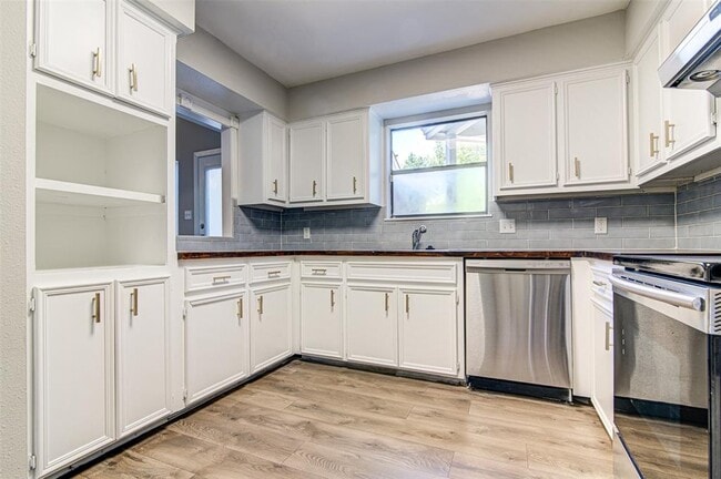 Photo - 1605 Dale Cove