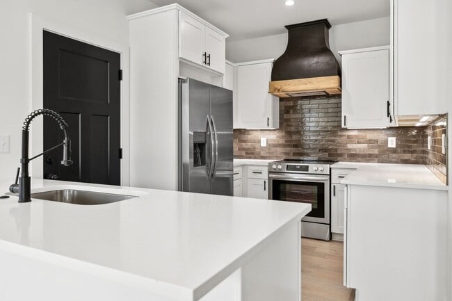 Photo - 827 Oconnor St