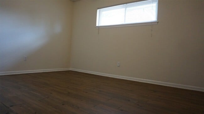 Photo - 604 Wilson Rd