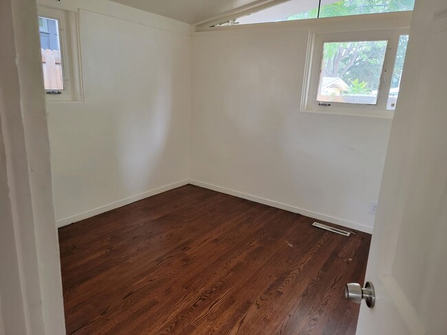 Photo - 3 bd | 1 ba | 1,037 sqft