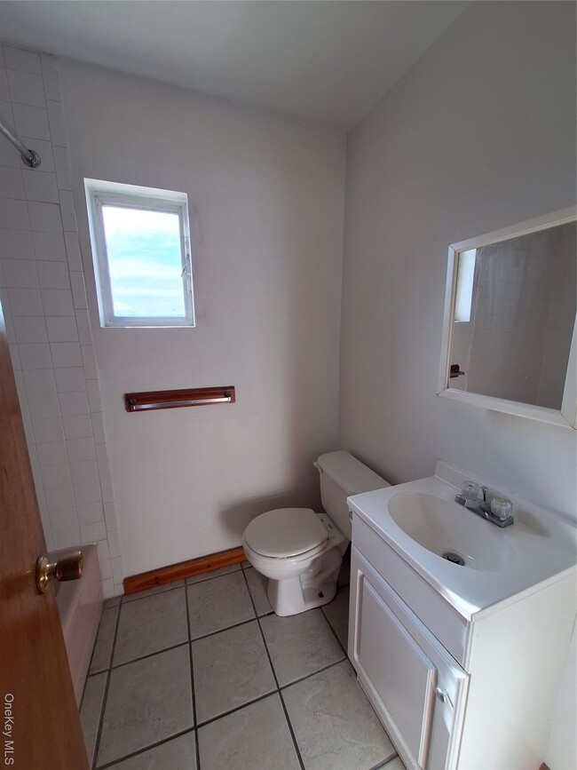 Photo - 2071 Ulster Ave Unidad 2