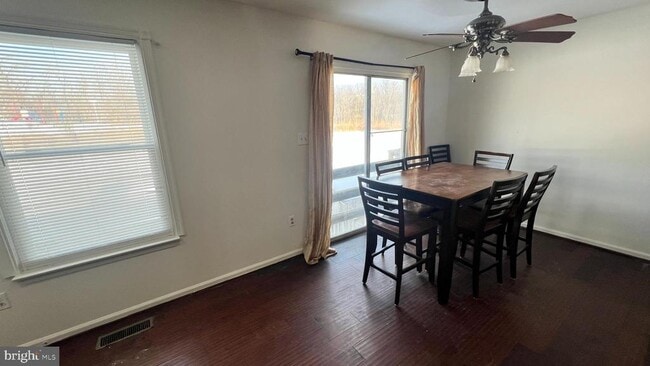 Photo - 3649 Dahlgren Pl