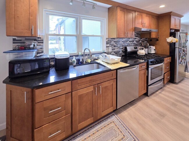 Photo - 14 Louise Rd Unit 2