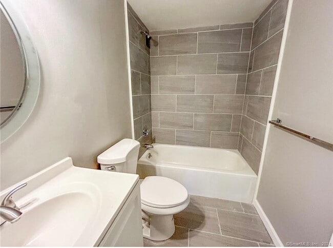 Photo - 100 Wells St Unit 12