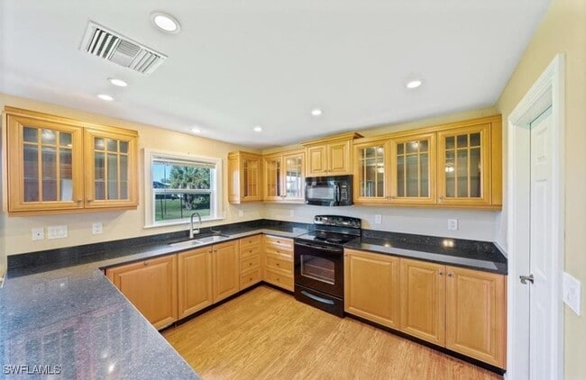 Building Photo - 27100 Pine Ave