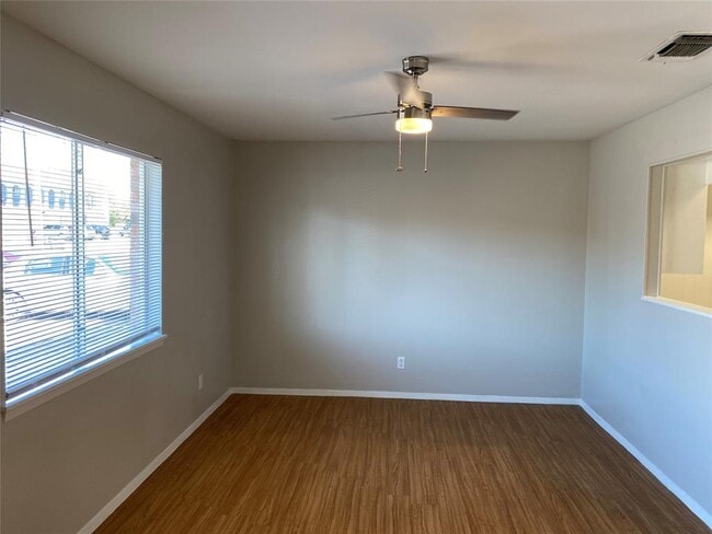 Building Photo - 1053 Linde Ave Unit 1061 Rental