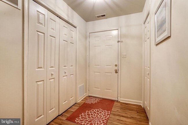 Photo - 5518 Sully Lake Dr