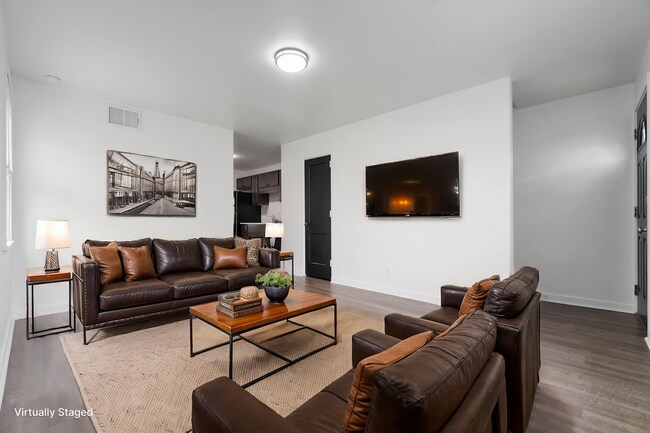 Building Photo - Charming 2-bedroom, 1-bathroom townhouse i...