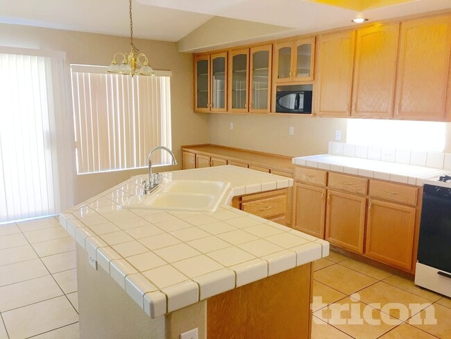 Photo - 1426 Silver Glen Ave