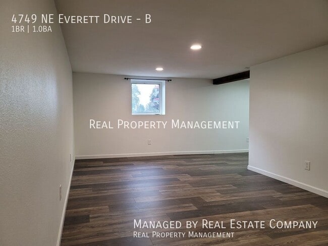 Photo - 4749 NE Everett Dr Unit B