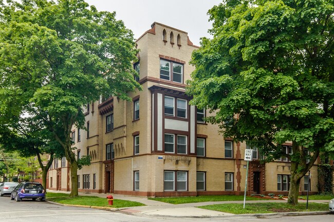 Building Photo - 6750 N Hermitage Ave Unit 1 Rental