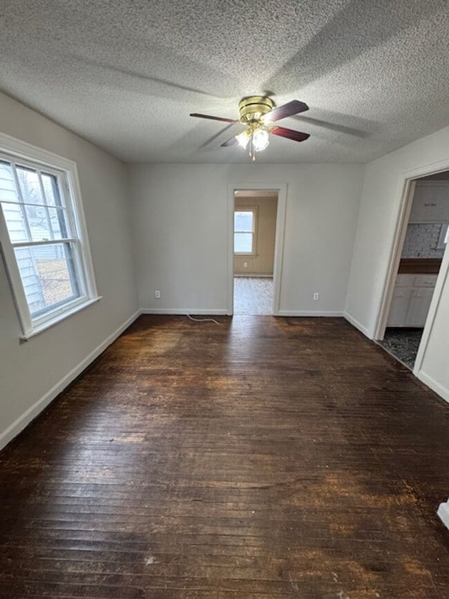 Photo - 3329 Robinwood Dr