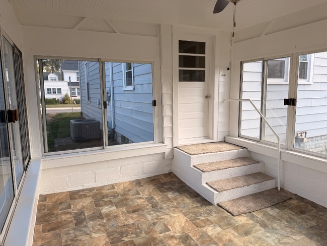 Photo - 118 E Jefferson St