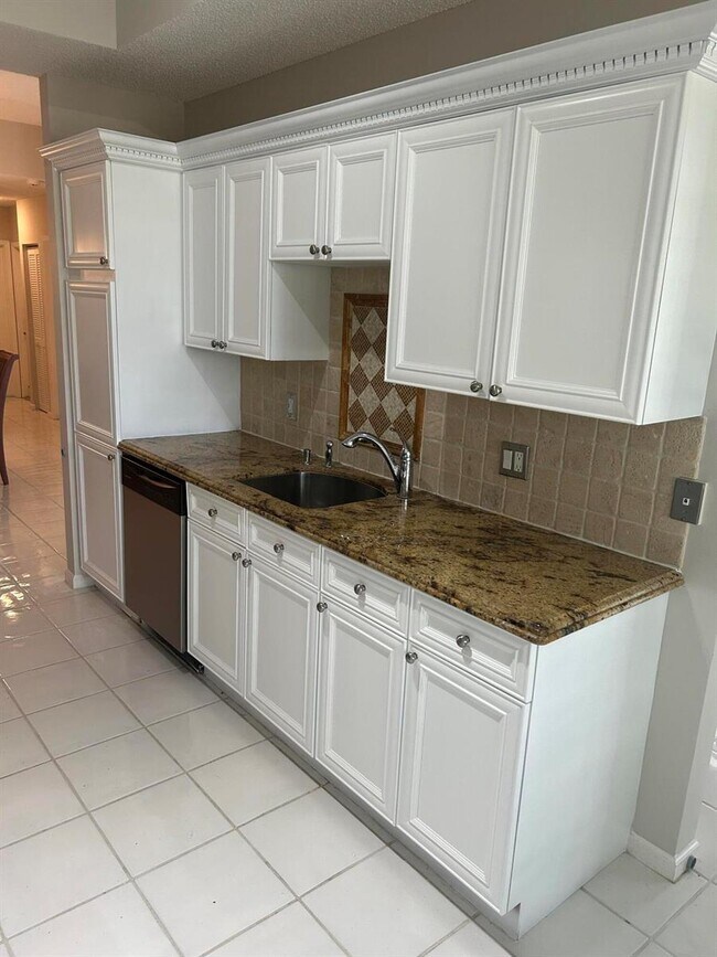 Photo - 10148 Andover Coach Cir Unidad A1