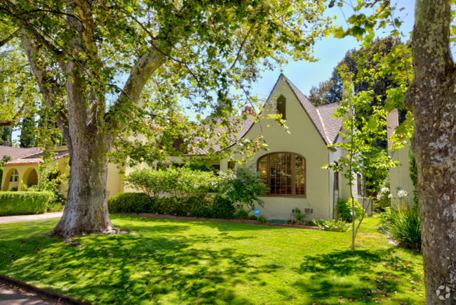 Building Photo - Land Park Tudor Cottage Homestay