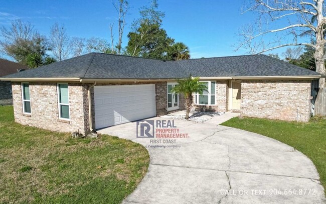 Beautiful Home with Large Fenced-In Backya... - Beautiful Home with Large Fenced-In Backya...