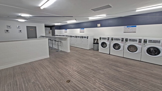 Photo - Bayview Square North