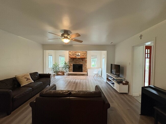 312 Valley-View Rd