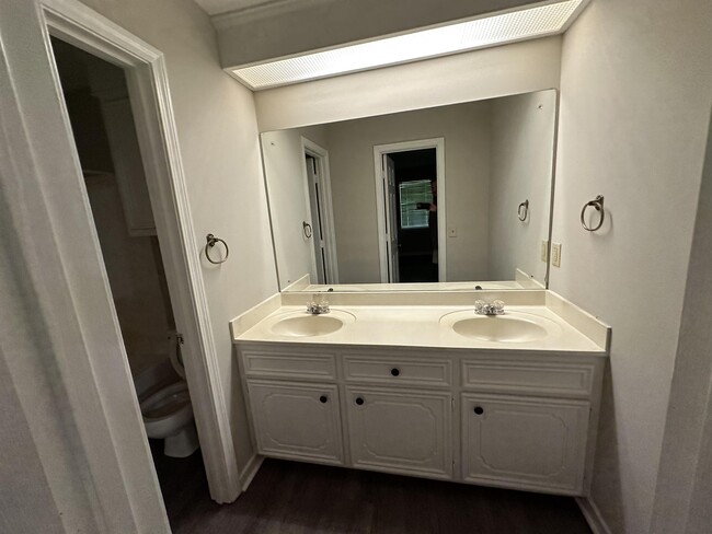 Photo - 108 Briarmeade Dr