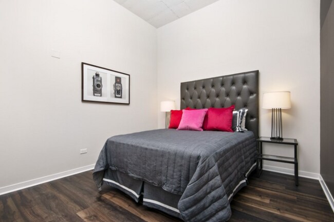 Photo - 1300 W Randolph St