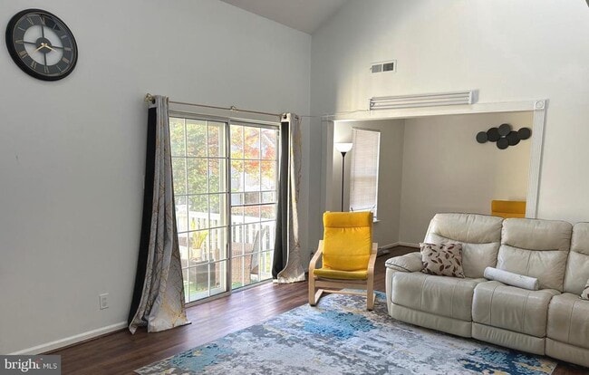 Photo - 704B Trescott Pl